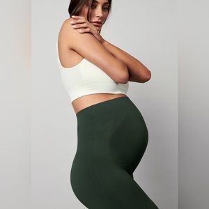 BLANQI Everyday Maternity Leggings in color Forest Night